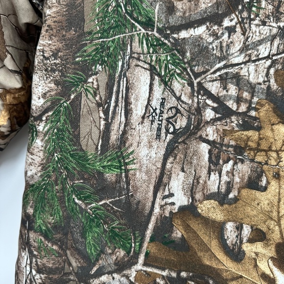 Carhartt Hunting Puffer Jacket Youth Size S (7-8) Realtree Rain Defender Zipper - Picture 3 of 9